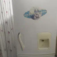 فرش9متری 6تومن و یک یخچال4تومن|فرش|مهاجران, |دیوار