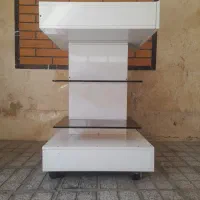 ترالی ۳ طبقه شیشه ای چرخدار mdf در حد نو|آرایشگاه و سالن‌های زیبایی|تهران, خواجه نصیر طوسی|دیوار