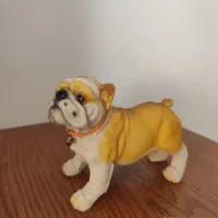 تعدادی مجسمه