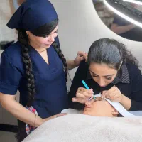 آموزش اکستنشن مژه همراه با مدرک معتبر