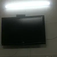 با سلام یک تلوزیون به فروش میرسد