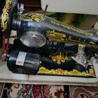 چرخ قدیمی با دینام