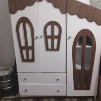 کمد نوجوان و کودک