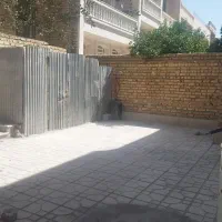 ویلای-درب-از-حیاط-و-ساختمان-دو-نبش