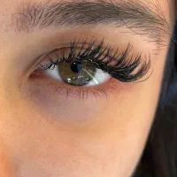 خدمات اکستنشن مژه و لیفت مژه و ابرو