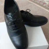 کت و شلوار پسرونه با پیراهن سفید کراوات