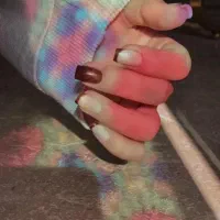 استخدام ناخن‌کار حرفه‌ای و اجاره صندلی ناخن