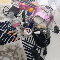 دستگاه ناخون به همراه وسایل اولیه