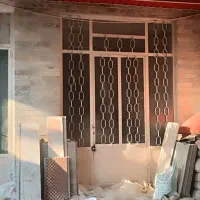 درب پنجره قوطی قدیمی سنگین وزن با شیشه  حفاظ و رنگ