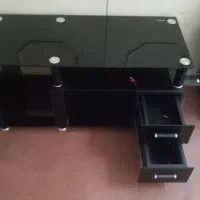 میز تلویزیون در حد نو