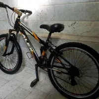 دوچرخه|دوچرخه، اسکیت، اسکوتر|بابل, |دیوار