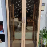 کتابخانه و ویترین