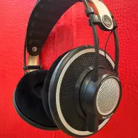 هدفون استودیویی AKG K702 برای میکس و مسترینگ