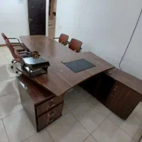 میز مدیریت و میز جلسه با ۵ عدد صندلی|دفتر کار|خرم‌آباد, |دیوار