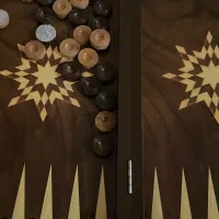تخته چوب گردو در حد همراه با چهار عدد تاس استخونی