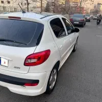 207 مدل ۱۴۰۱ سقف شیشه بدون رنگ  تک برگ|خودرو سواری و وانت|تهران, زعفرانیه|دیوار