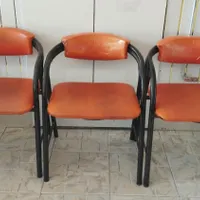سه عدد صندلی