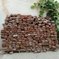 آجر و شیشه و بلوک کارکرده