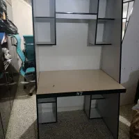 میز مطالعه..جنس خوب تمیز با کیفیت