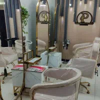 اجاره میز ناخن و صندلی رنگ کوتاهی