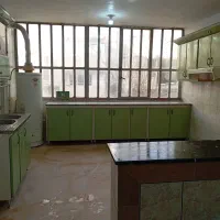 کابینت فلزی بدون زنگ زدگی سالم.