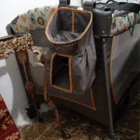 تخت کودک کنار مادر