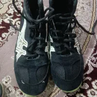 کفش کشتی و کفش فوتبال