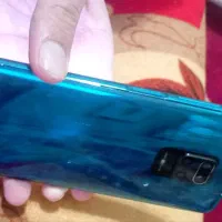 گوشی فروشی در حد نو در حال استفاده|موبایل|دلگان, |دیوار