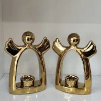 مجسمه بالدار طلایی