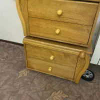 تخت دو نفره سالم با دو عدد پاتختی