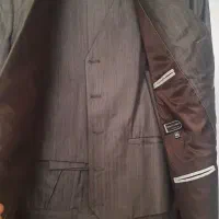 دو دست کت و شلوار ۳ تیکه مارک معتبر سایز ۴۶