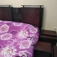 تخت خواب دو نفره، میز آرایش و پاتختی|تخت و سرویس خواب|اصفهان, شهریار|دیوار