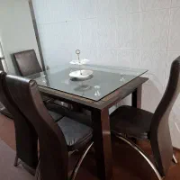 میزغذاخوری کارکرده ولی سالم و تمیز