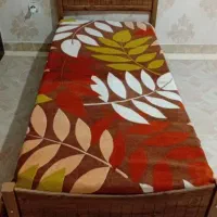 تخت تک نفره بت تشک فنری در حد نو نو ۳۱۰۰فردییس