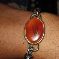 دست بند نگین دار