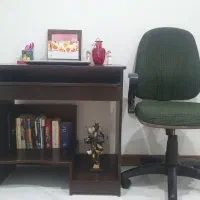 میز تحریر و صندلی در حد نو