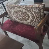 تخت چوبی واهنی وصندلی چوبی واهنی|صندلی و نیمکت|نور, |دیوار