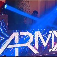 دی جی Dj حرفه ای با تجهیزات کامل