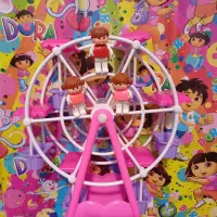 چرخ و فلک با عروسک