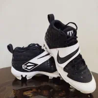 کتونی فوتبال نایکی اصل اورجینال|کیف، کفش، کمربند|تهران, دانشگاه شریف|دیوار