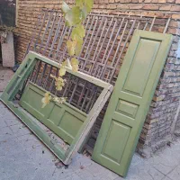 وسایل عتیقه قدیمی ظرف لوازم در گهواره جعبه تابلو