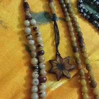 تسبیح نقره کوب و دوتا تسبیح کار دست آهسته خرما|جواهرات|تهران, نظام‌آباد|دیوار