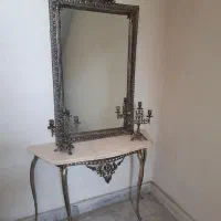 آیینه و شمعدان برنجی