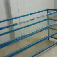 ویترین شیشه ی