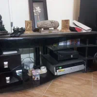 میز تلویزیون با پایه دیواری ال ای دی