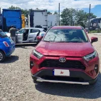 تویوتا رافور آلبالویی2023  و بنز Gla250 نقره ای ۱۸