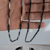 ۲ عدد گردنبند و دستبند