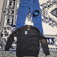 شلوار لی سایز ۵۲، ژاکت یقه هفت، کمربند، جوراب