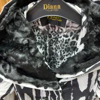 کاپشن|لباس|درگهان, |دیوار