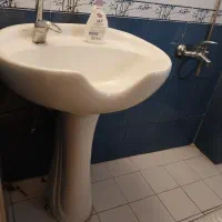 روشویی پایه دار سفید